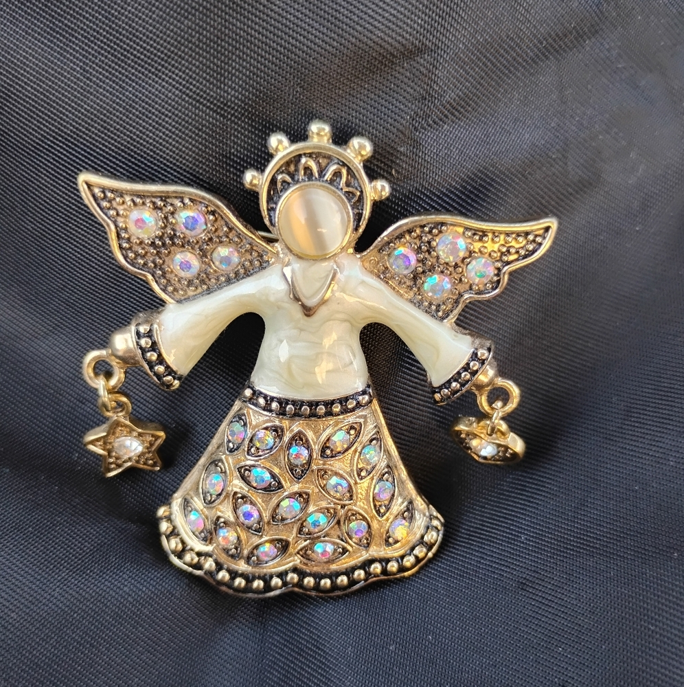 KC Gold & Cream Enamel Angel Brooch with Rhinestones Holding A Star And A Heart